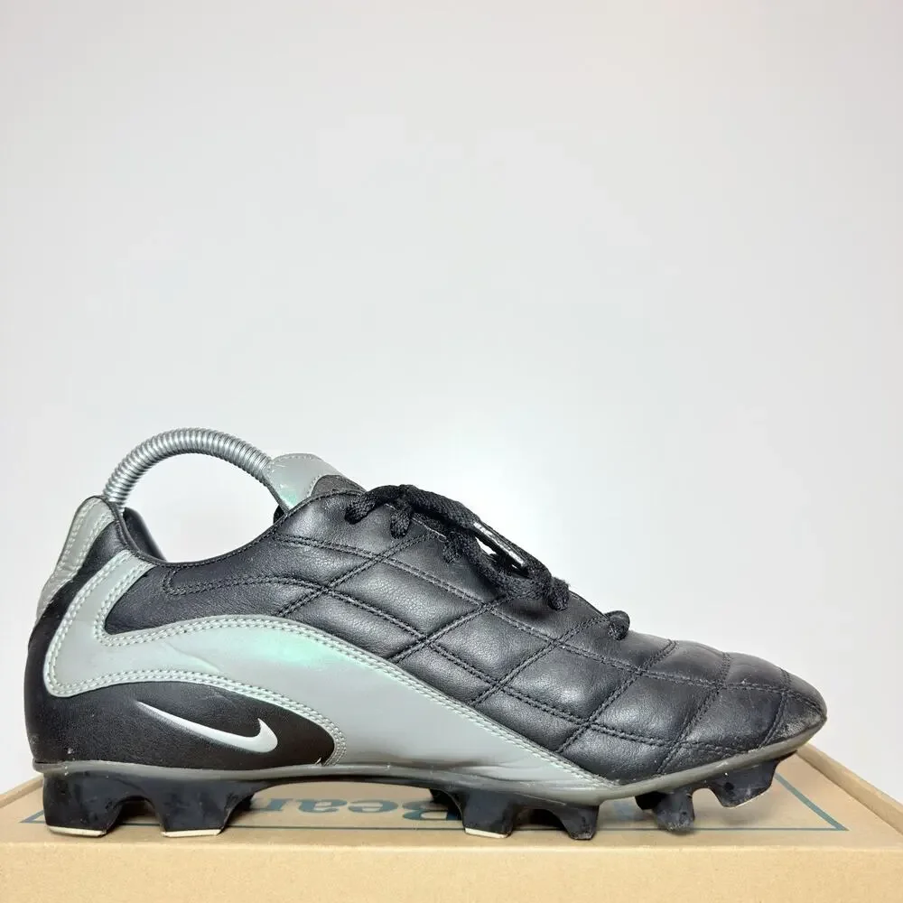 Vintage Mens 9.5 Nike Air Zoom ZM Total 90 Soccer Cleats Black Silver Leather